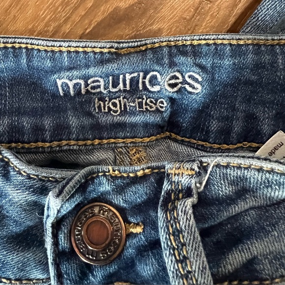 Women’s Maurices jeans - Picture 2 of 3